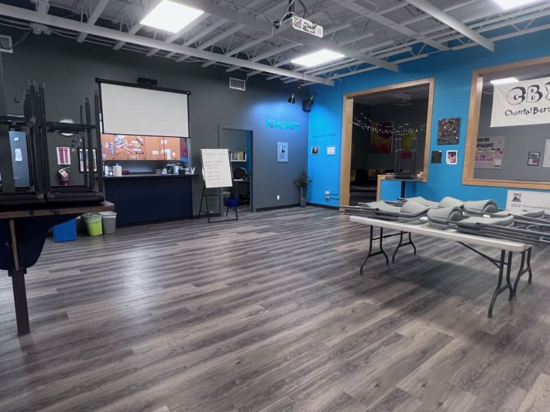 CBYC_Rentals_ProjectorScreen