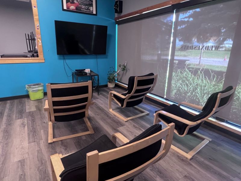 CBYC_Rentals_TVChairs2