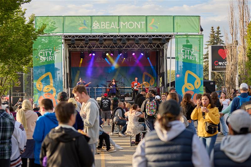 Photo of Beaumont Days main stage entertainment with a big crowd in front of the stage.